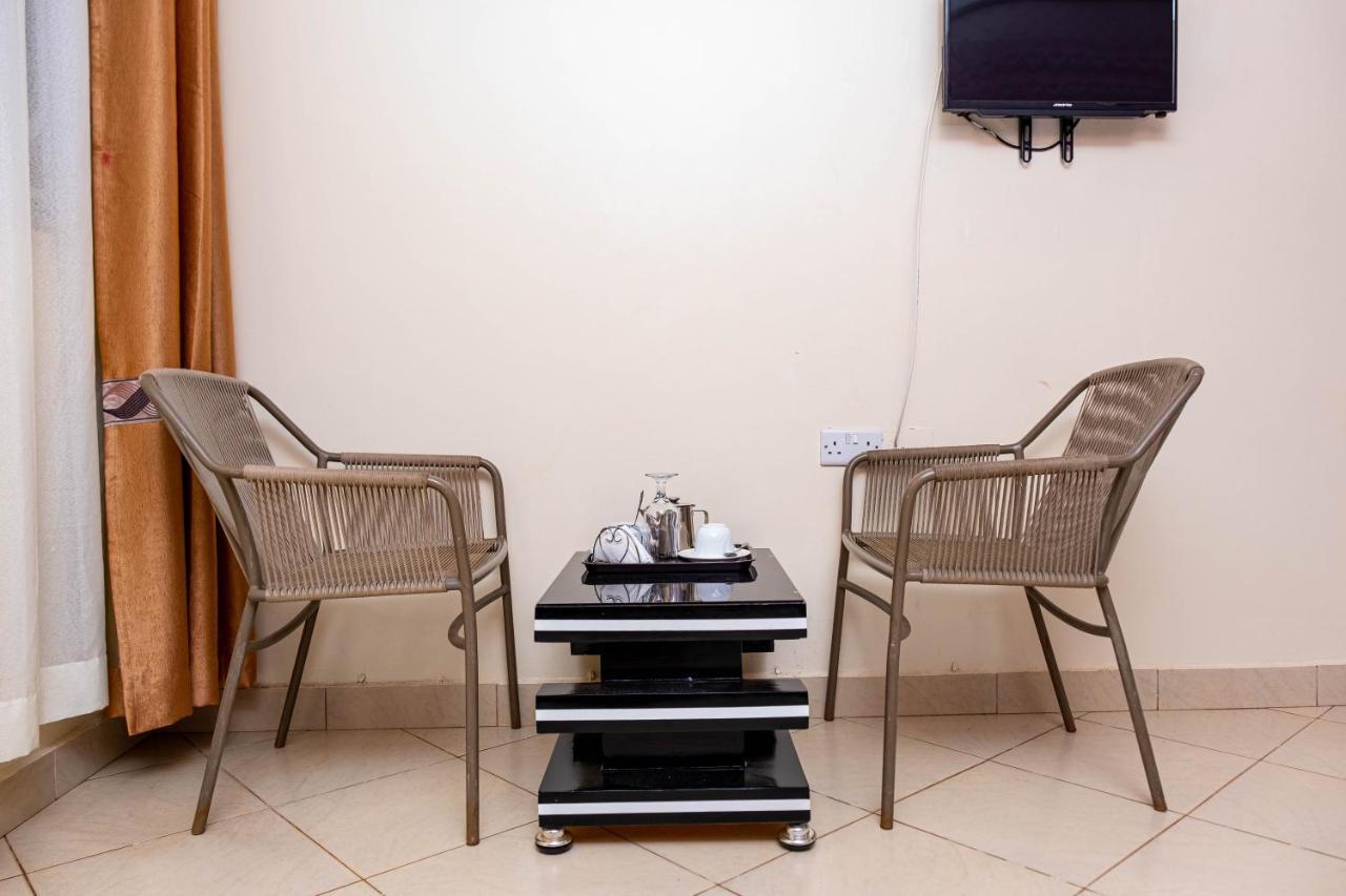 אנטבה Airport Unique Hotel מראה חיצוני תמונה