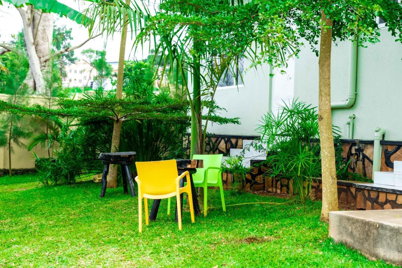 אנטבה Airport Unique Hotel מראה חיצוני תמונה