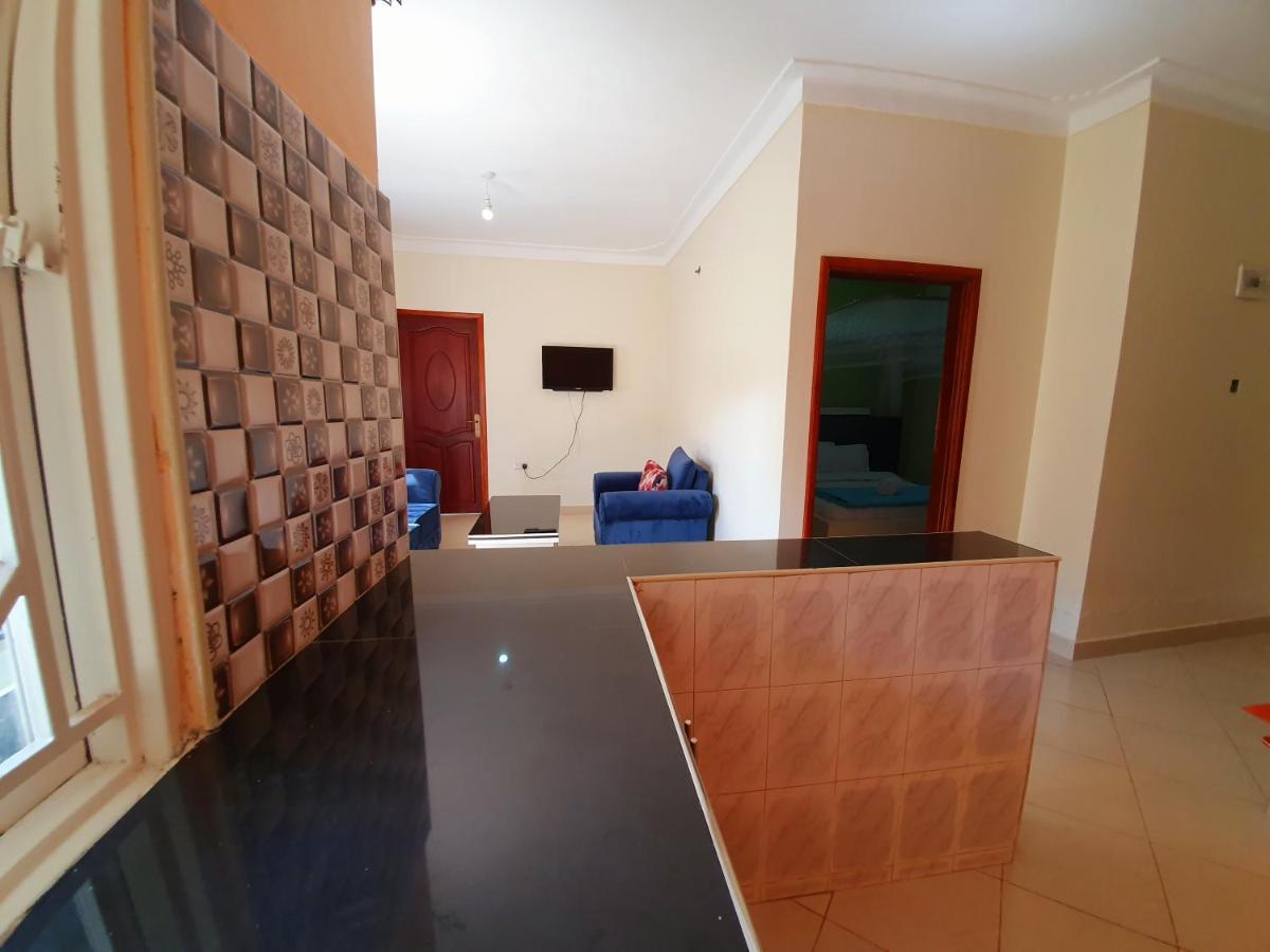 אנטבה Airport Unique Hotel מראה חיצוני תמונה